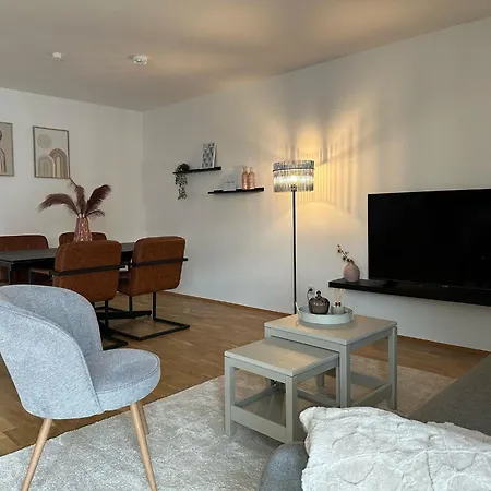 Feelgood 58, Modernes In Magdeburg-barleben, Nur 2 Km Bis Zur A2, Inklusive Parkplatz Und Netflix Barleben